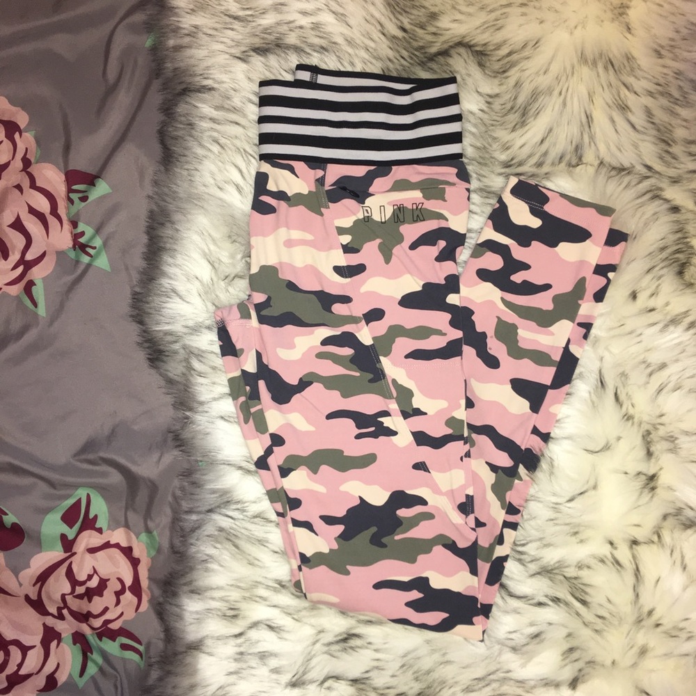 Victoria Secret Pink Camo Ultimate Leggings